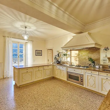 Torno Villa Sleeps 12 With Pool Air Con And Wifi