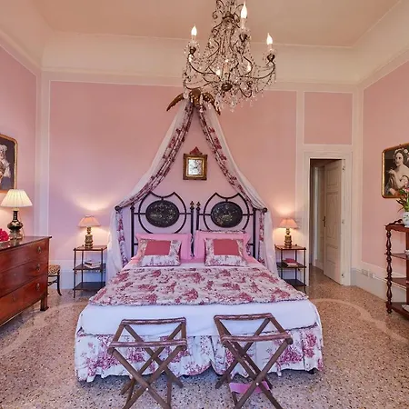 Torno Villa Sleeps 12 With Pool Air Con And Wifi Torno