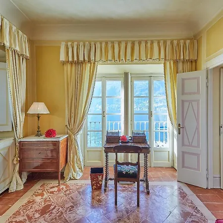 Torno Villa Sleeps 12 With Pool Air Con And Wifi