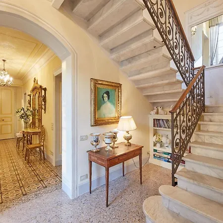 Torno Villa Sleeps 12 With Pool Air Con And Wifi Villa *
